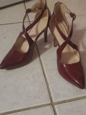 Women’s Pointed-Toe Ankle-Strap Pumps - Burgundy Gently Used.